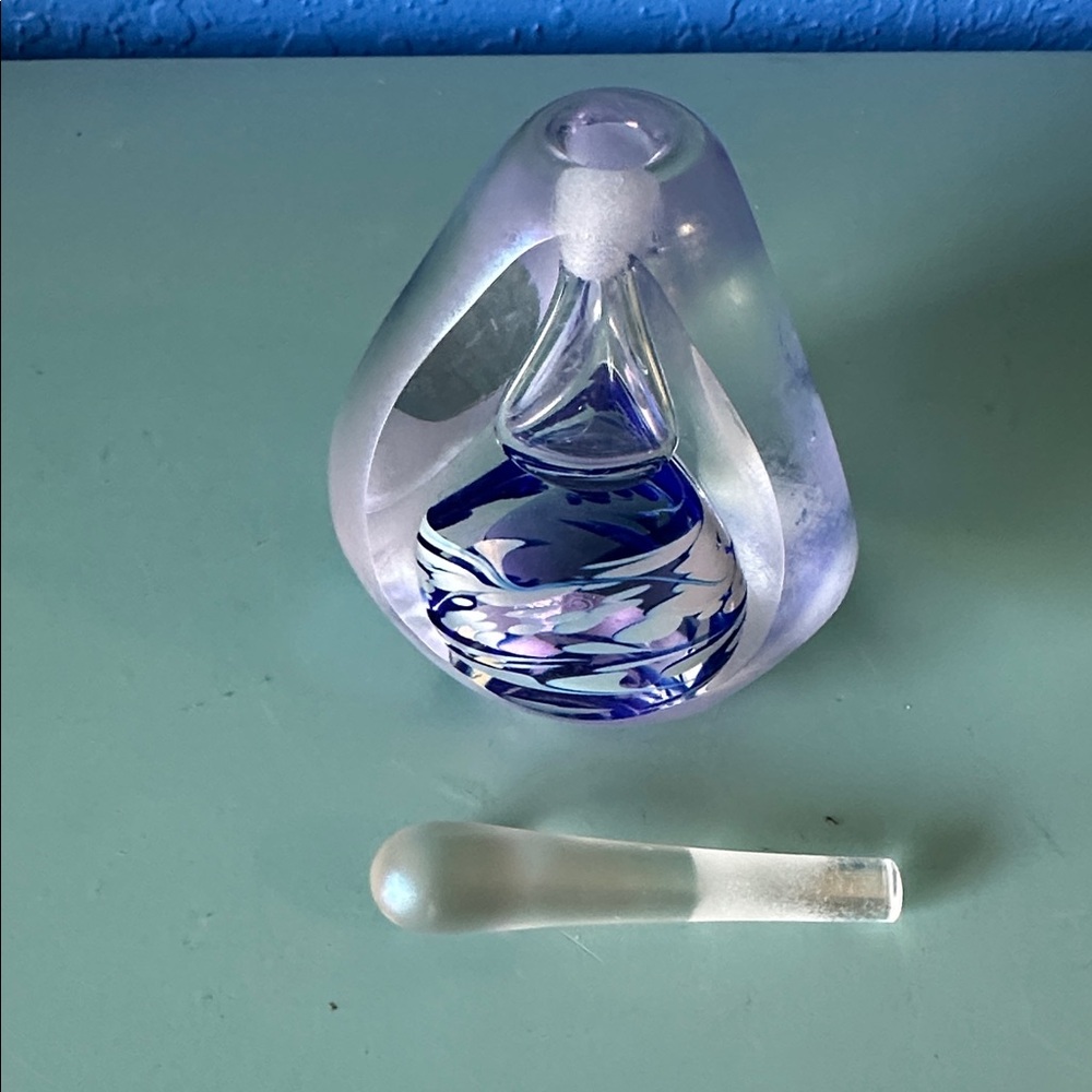 Signed Blue and Clear Swirl Art Glass Sculpture - Elegant Handblown Accent - Picture 9 of 9